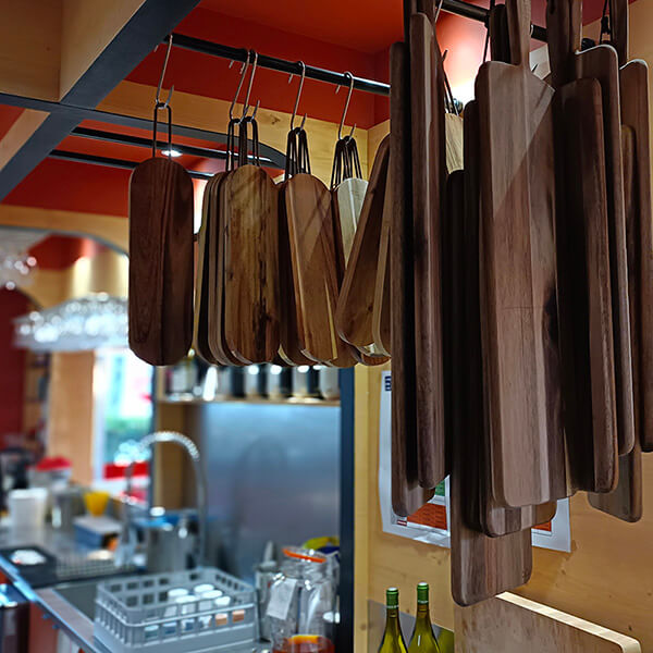 Des planches en cuisine au Bistrot les Iris